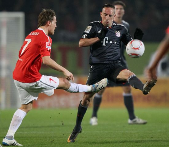 受球员们尊 受球员们尊