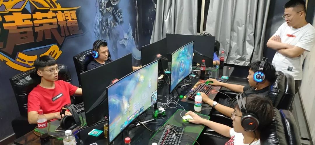 她无疑为我 她无疑为我