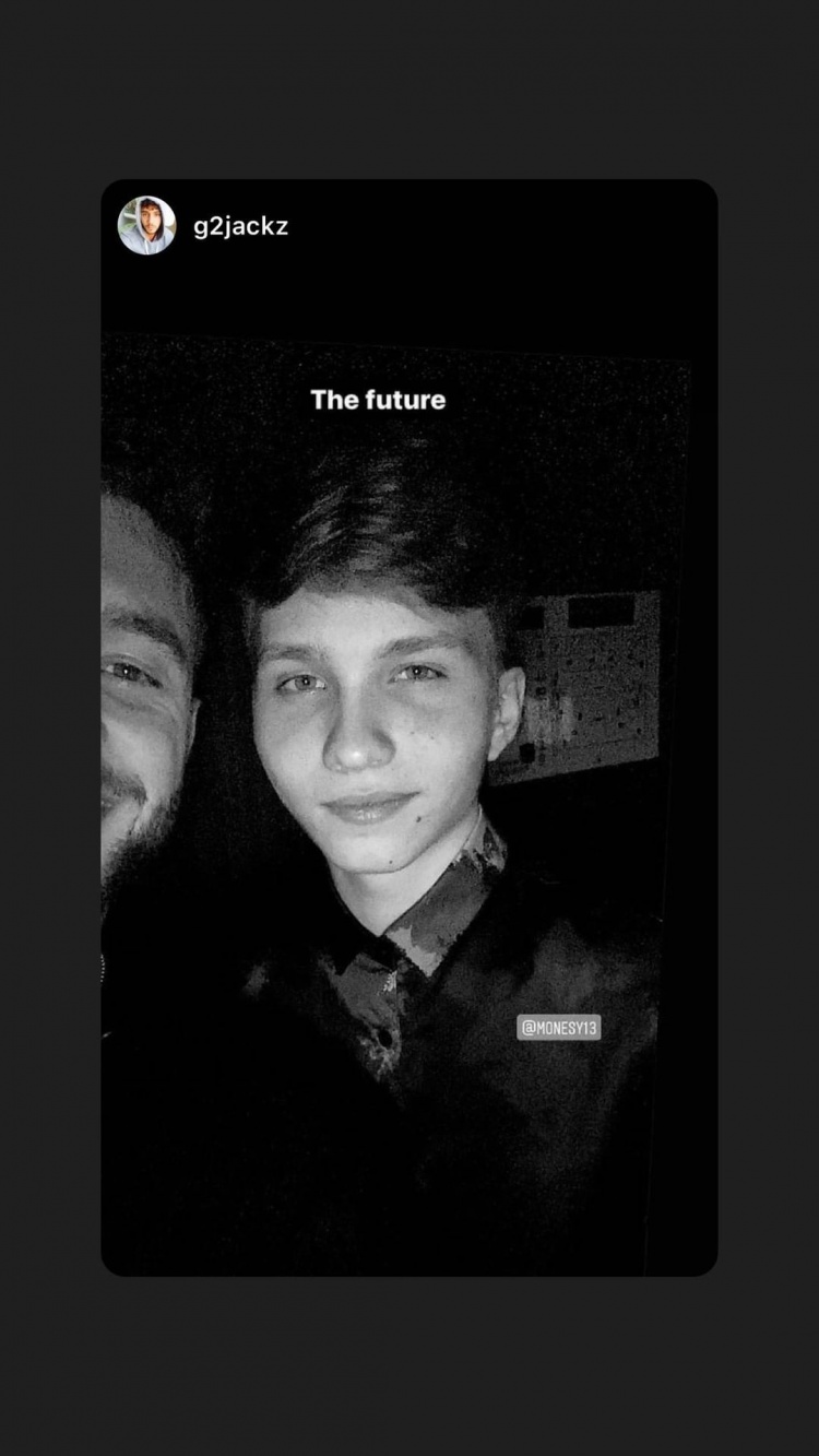 甲的独大现 甲的独大现