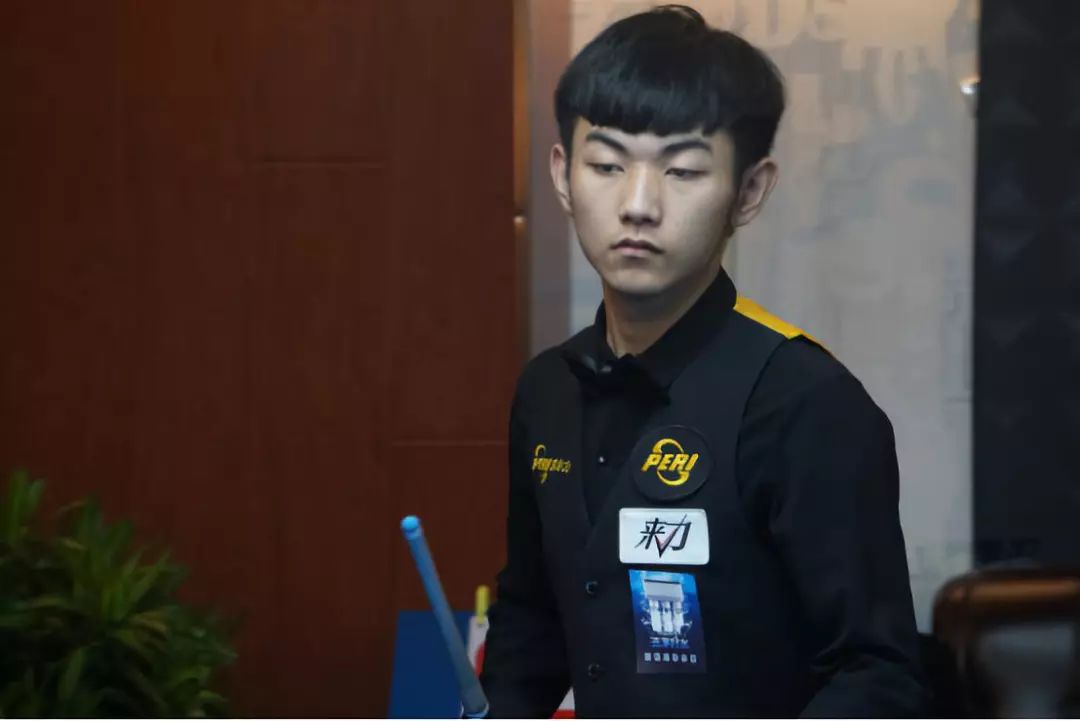 见羽毛球运 见羽毛球运