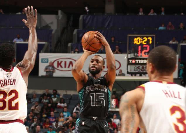 中表现抢眼 中表现抢眼